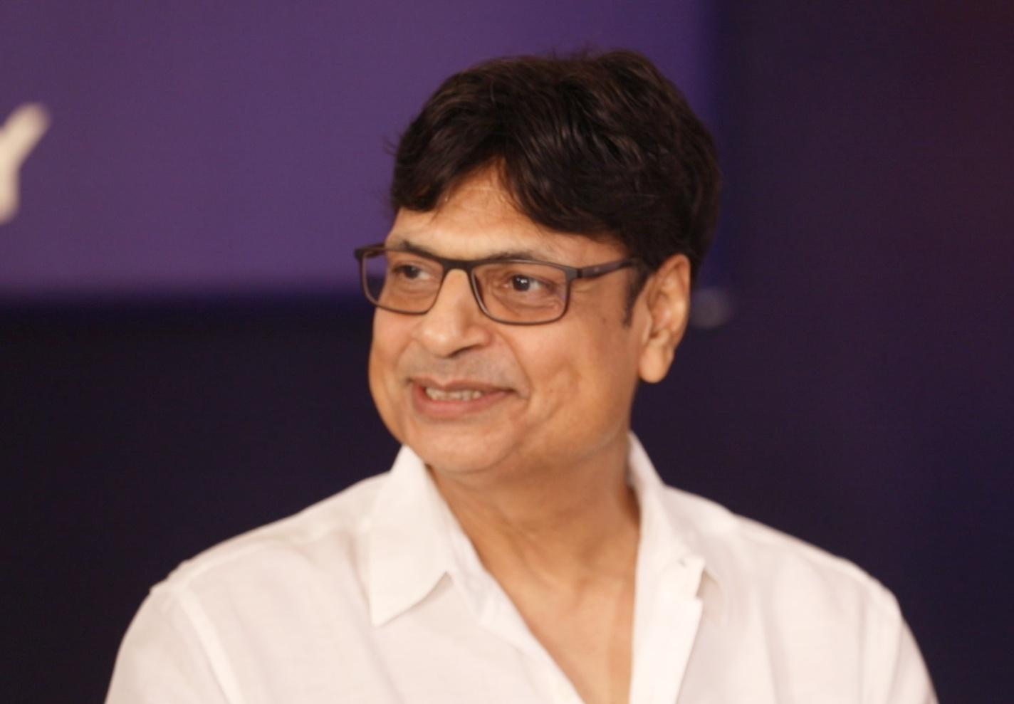 Irshad Kamil equates love to a rainbow: One word, many colours