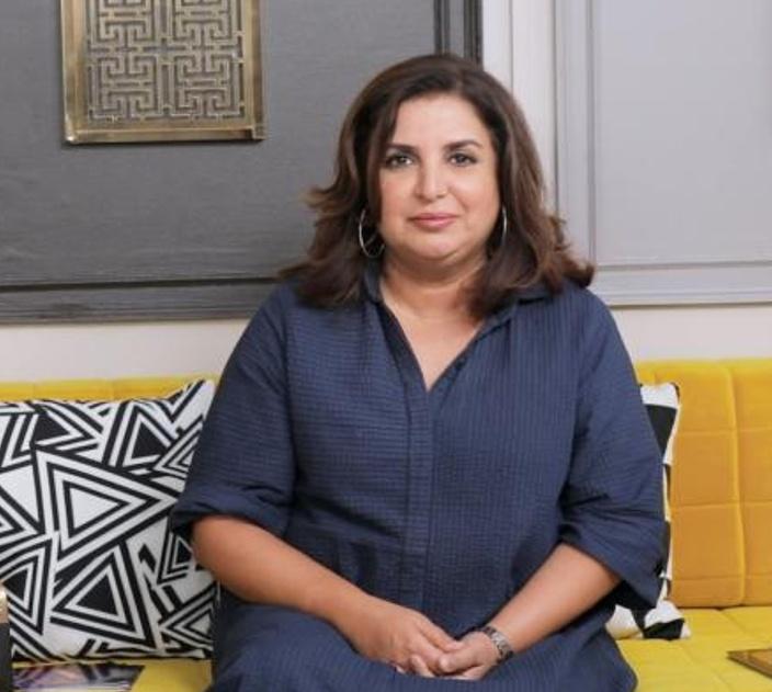 Farah Khan sets the mood with Shah Rukh Khan song while heading to early morning shoot