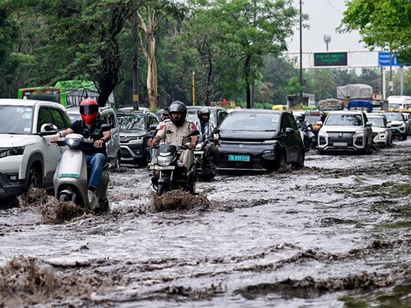 Delhi faces waterlogging issues amid heavy rainfall (Photo/ANI)