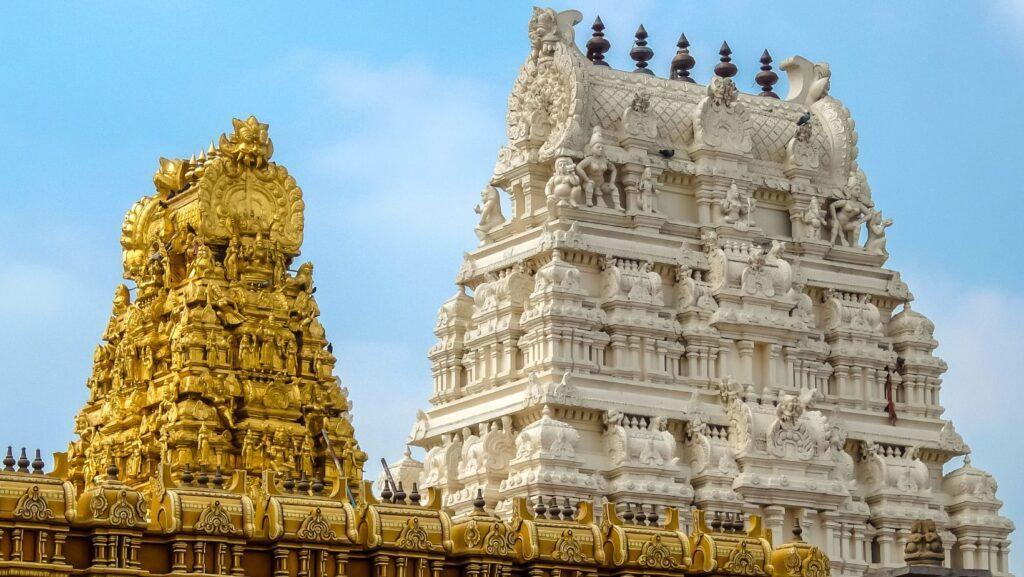 Tamil Nadu Governor RN Ravi Visits Tirupati Balaji Temple