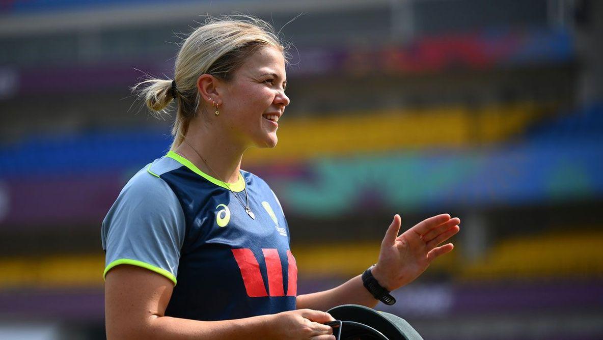 Women’s World Cup: Voll, Molineux, Garth in as Australia opt to bowl against England