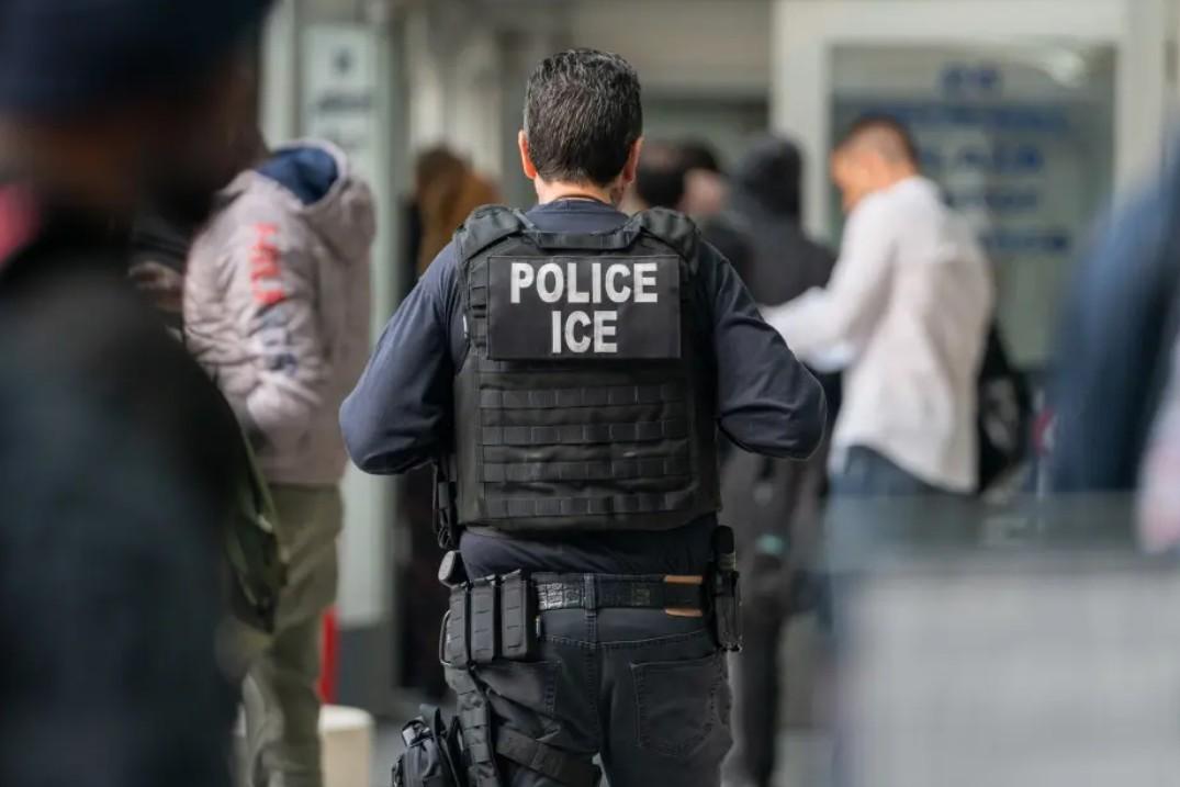 US ICE agent kills woman in Minneapolis, triggers political backlash