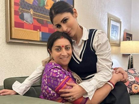 Mouni Roy says 'I look up to you' as she wishes 'Kyuki Saas Bhi...' co-star Smriti Irani