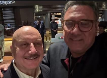 Anupam Kher & Boman Irani recreate some fond memories ahead of 'Khosla Ka Ghosla 2'