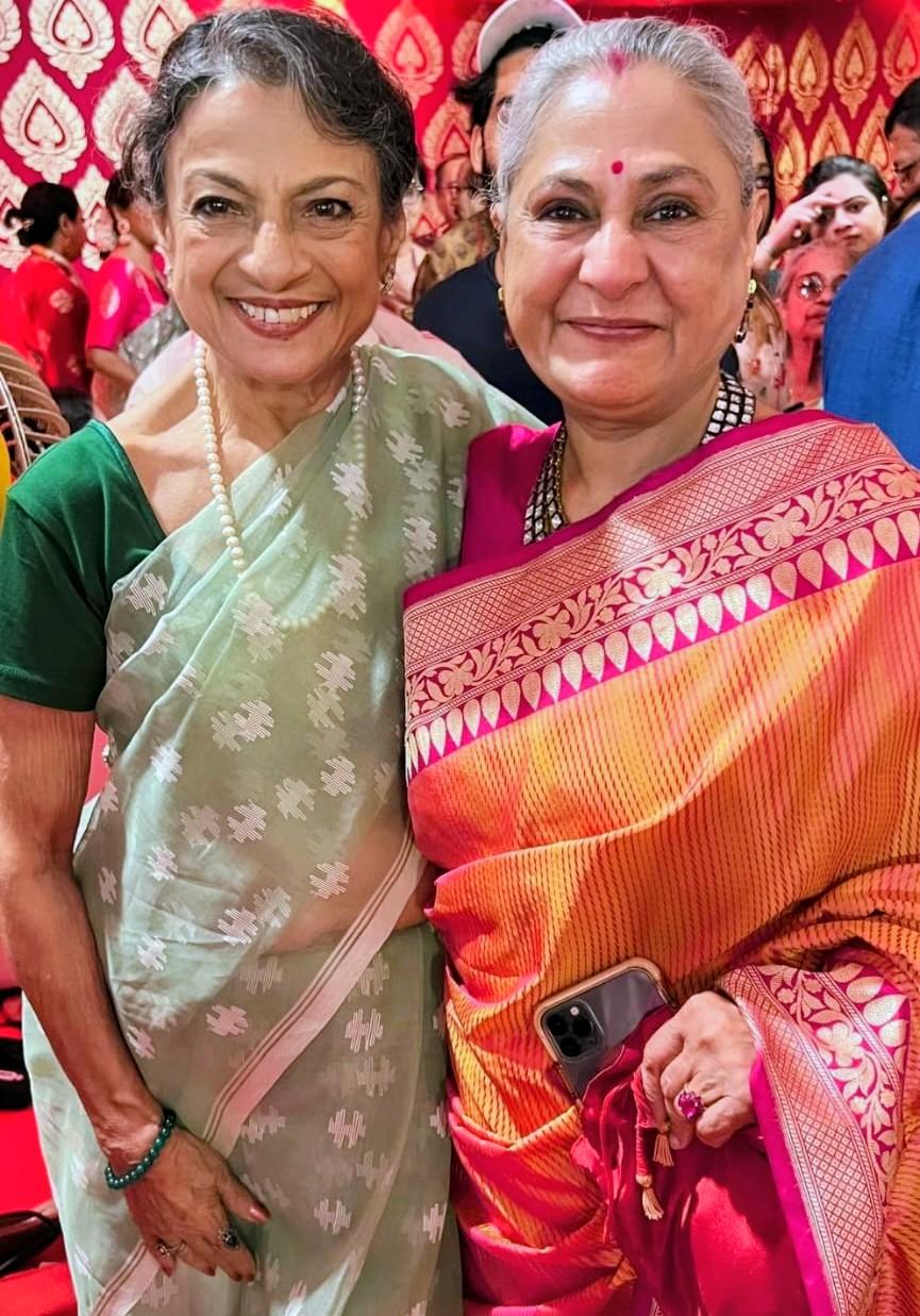 Tanishaa Mukerji shares a reunion picture of legendary stars Tanuja & Jaya Bachchan