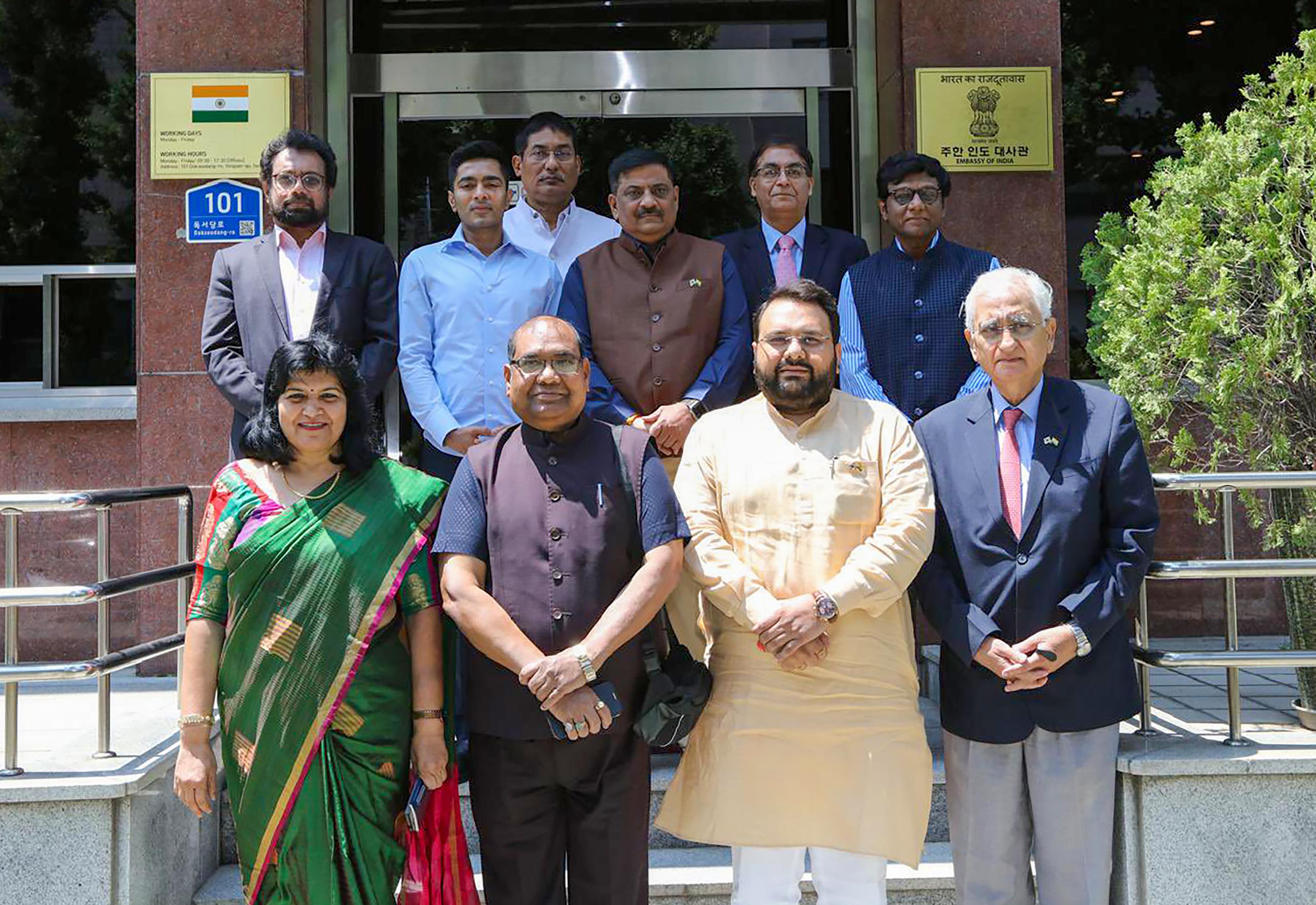 Everyone should support whatever is in the national interest: Salman Khurshid (IANS Interview)