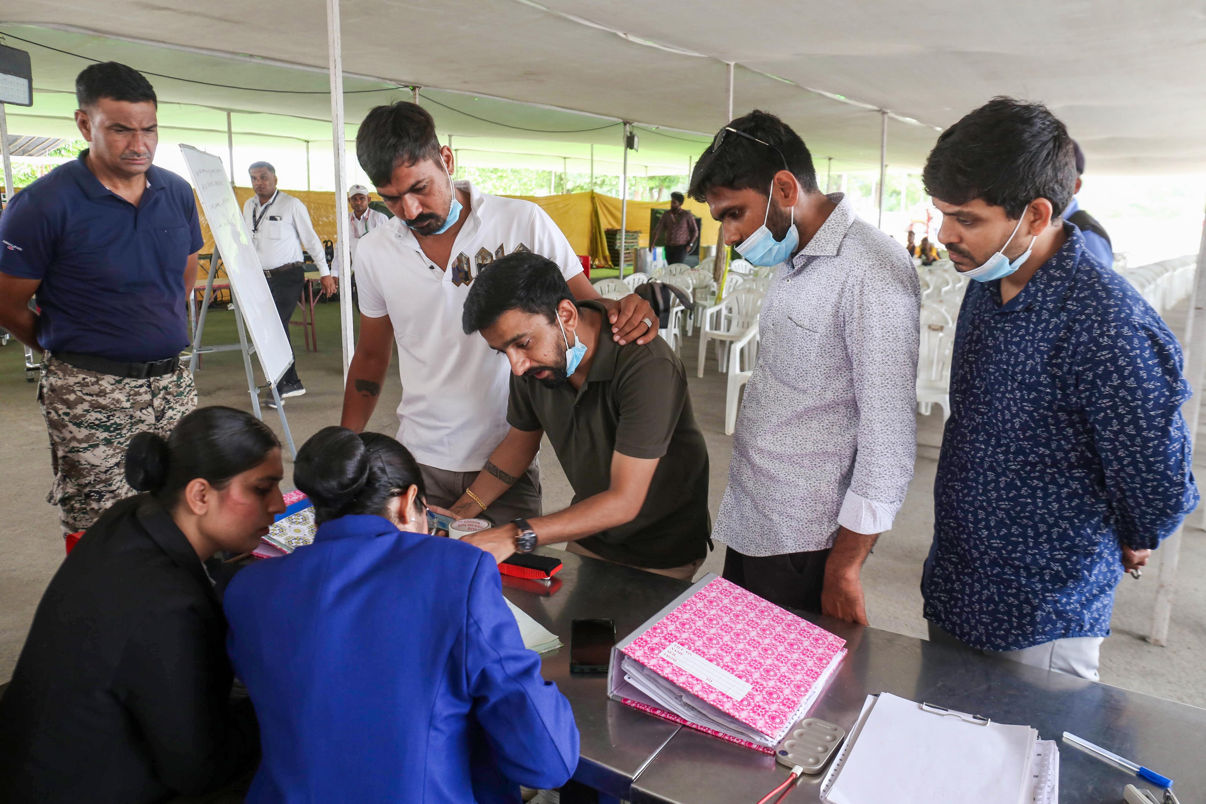 Plane crash: DNA samples taken from 192 families; bodies of five victims handed over