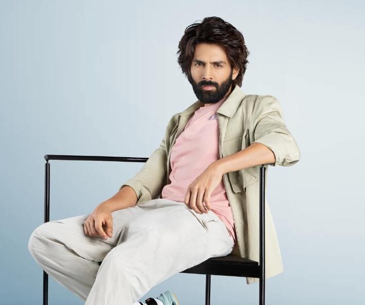 Karan Johar turns match-maker for Kartik Aaryan