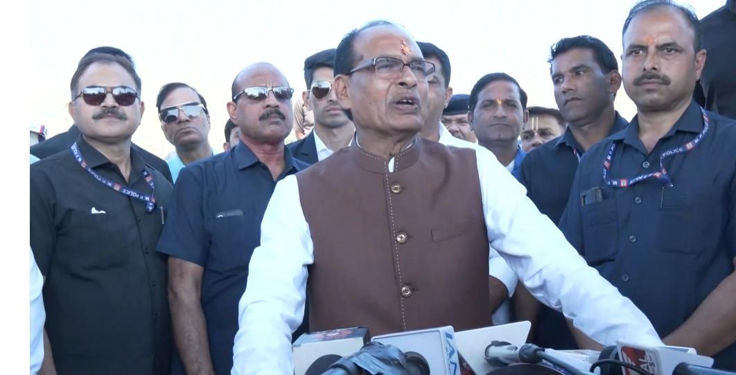 Shivraj Singh Chouhan announces Mama Coaching Centre, Mama Mobile Hospital in Vidisha on his birthday