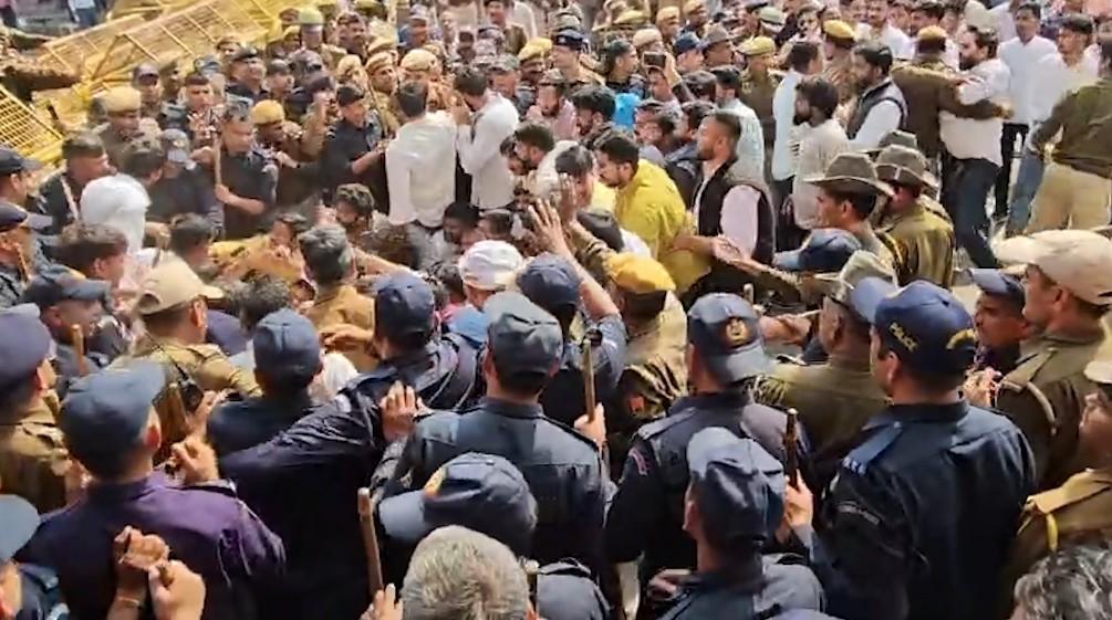 BJP Yuva Morcha workers clash with police during march to Congress office in Jaipur