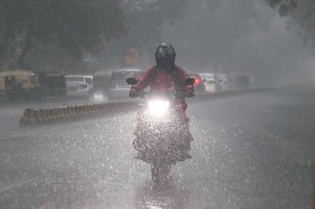 Rain lashes several TN districts; heavy showers likely for next two days