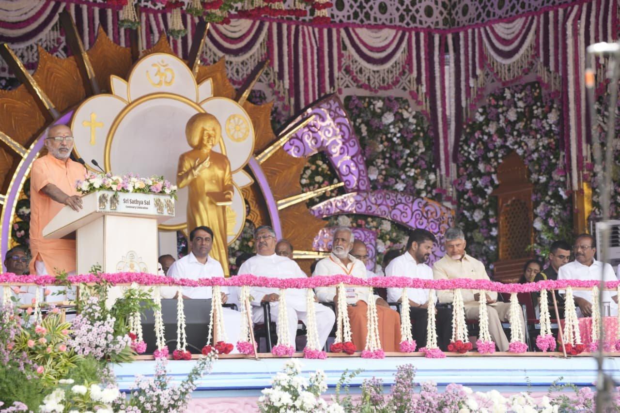 Sathya Sai Baba a great emissary of peace, love: Vice-President