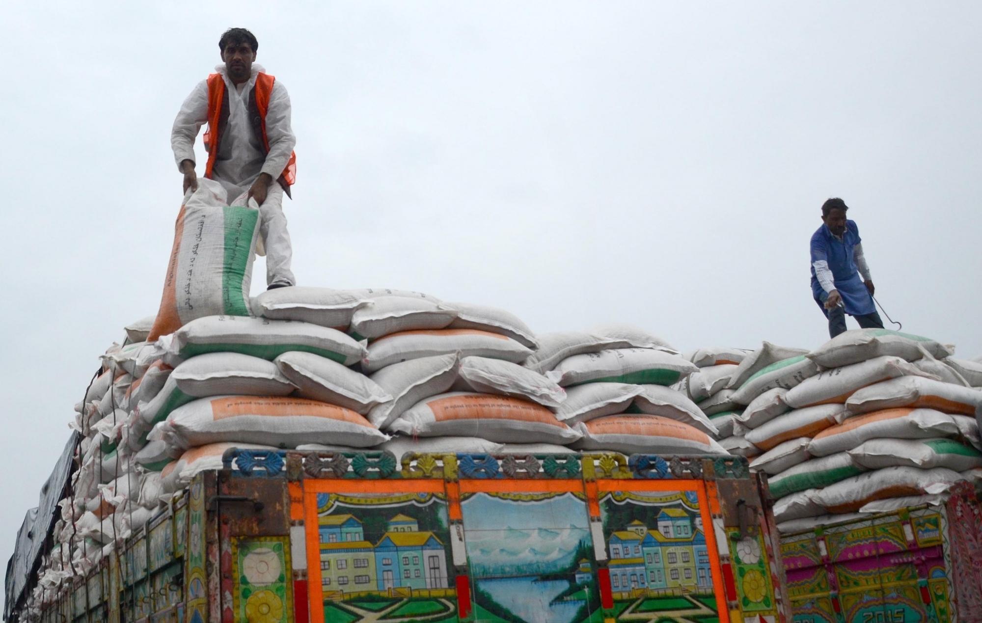 Afghanistan’s shift to alternative trade corridors set to strategically isolate Pakistan: Report