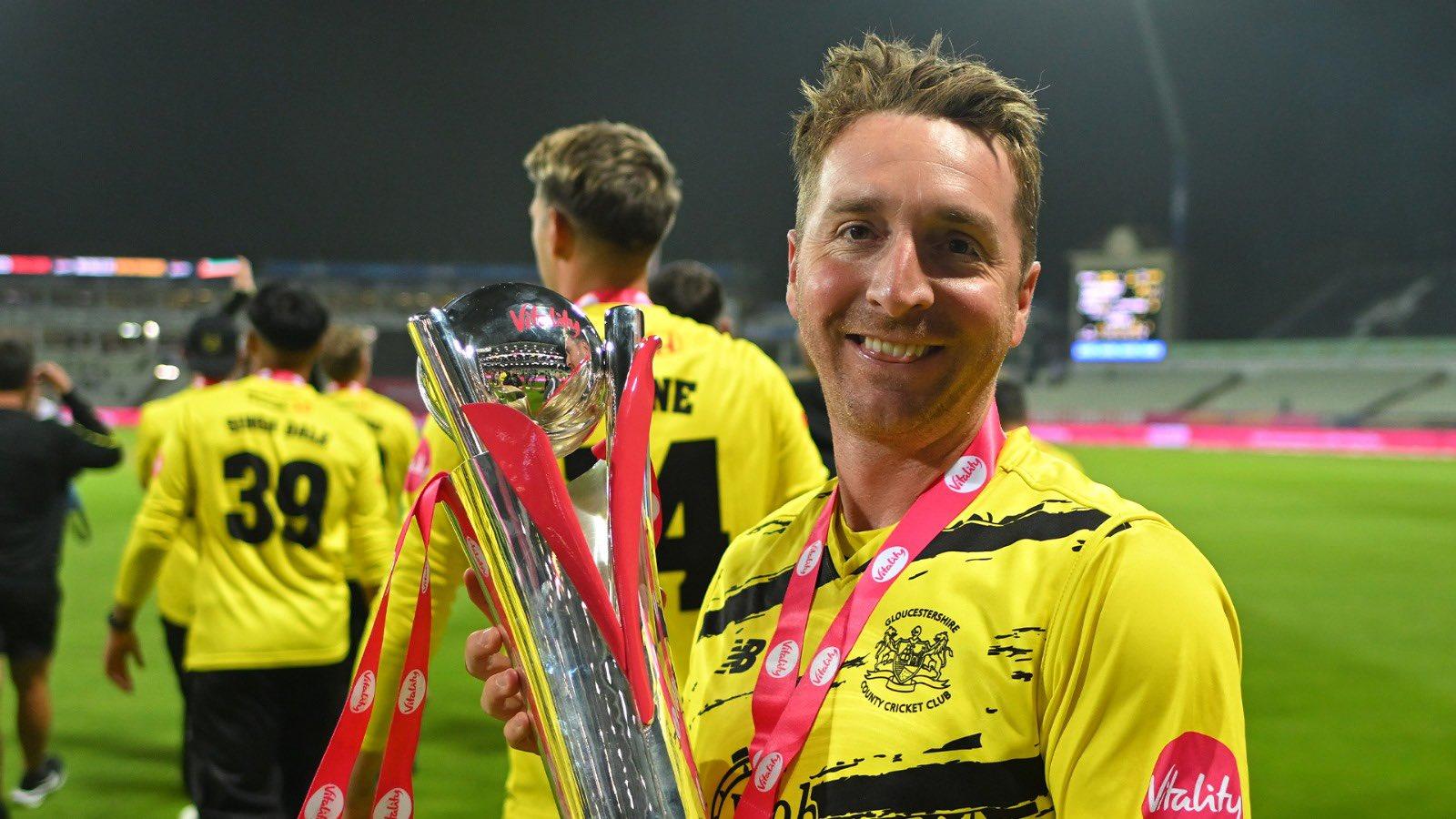 Gloucestershire spinner Tom Smith announces retirement