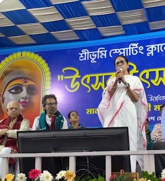 CM Mamata begins Durga puja inauguration; highlights harassment of Bengali migrant workers