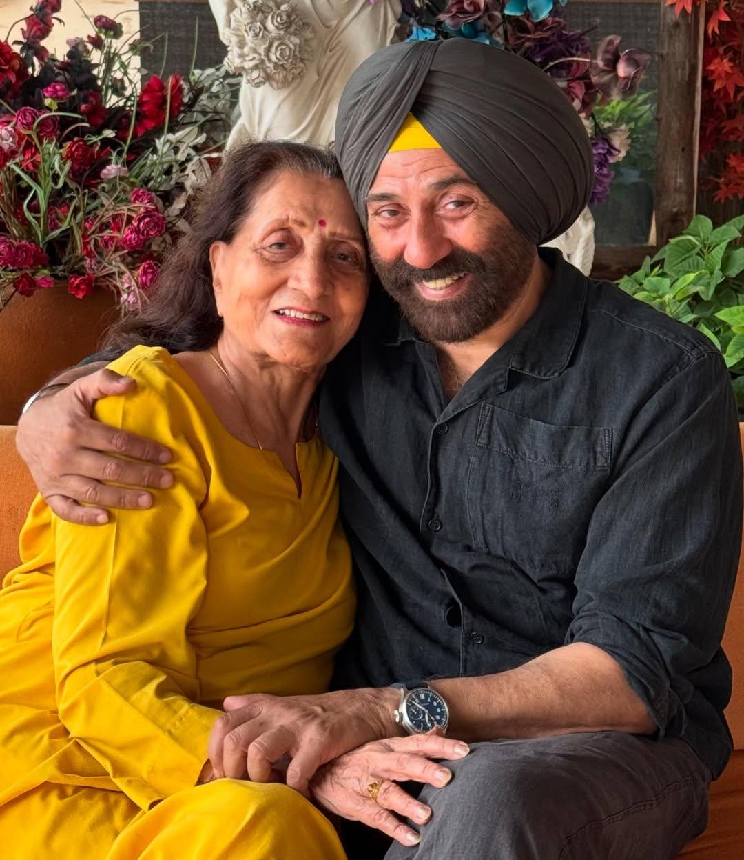 Sunny Deol wishes his ‘mama’ Prakash Kaur on b’day, says ‘love you’