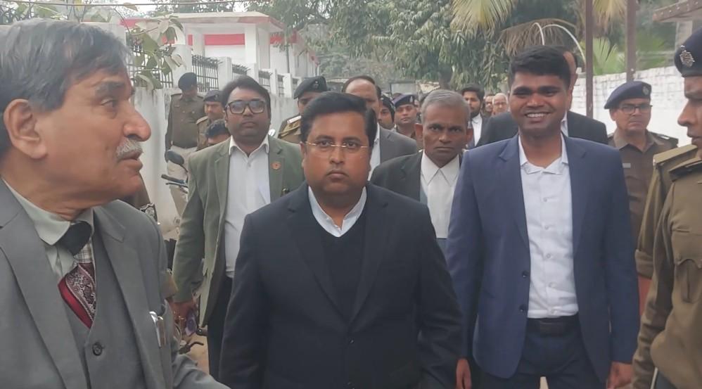 Bomb threats trigger statewide alert in Bihar courts, armed youth arrested in Patna (Ld)