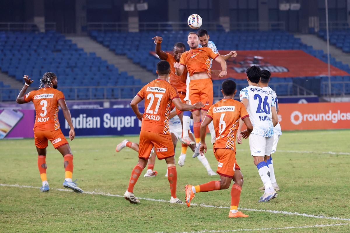 ISL 2025-26: 10-man Punjab hold FC Goa to 1-1 draw at home