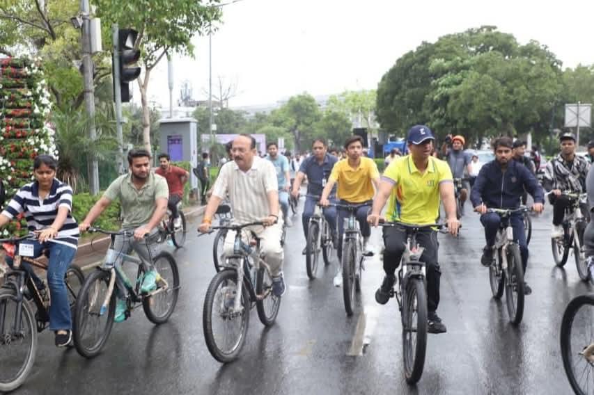 Delhi minister Ashish Sood leads 'Sundays on Cycles' event at Connaught Place
