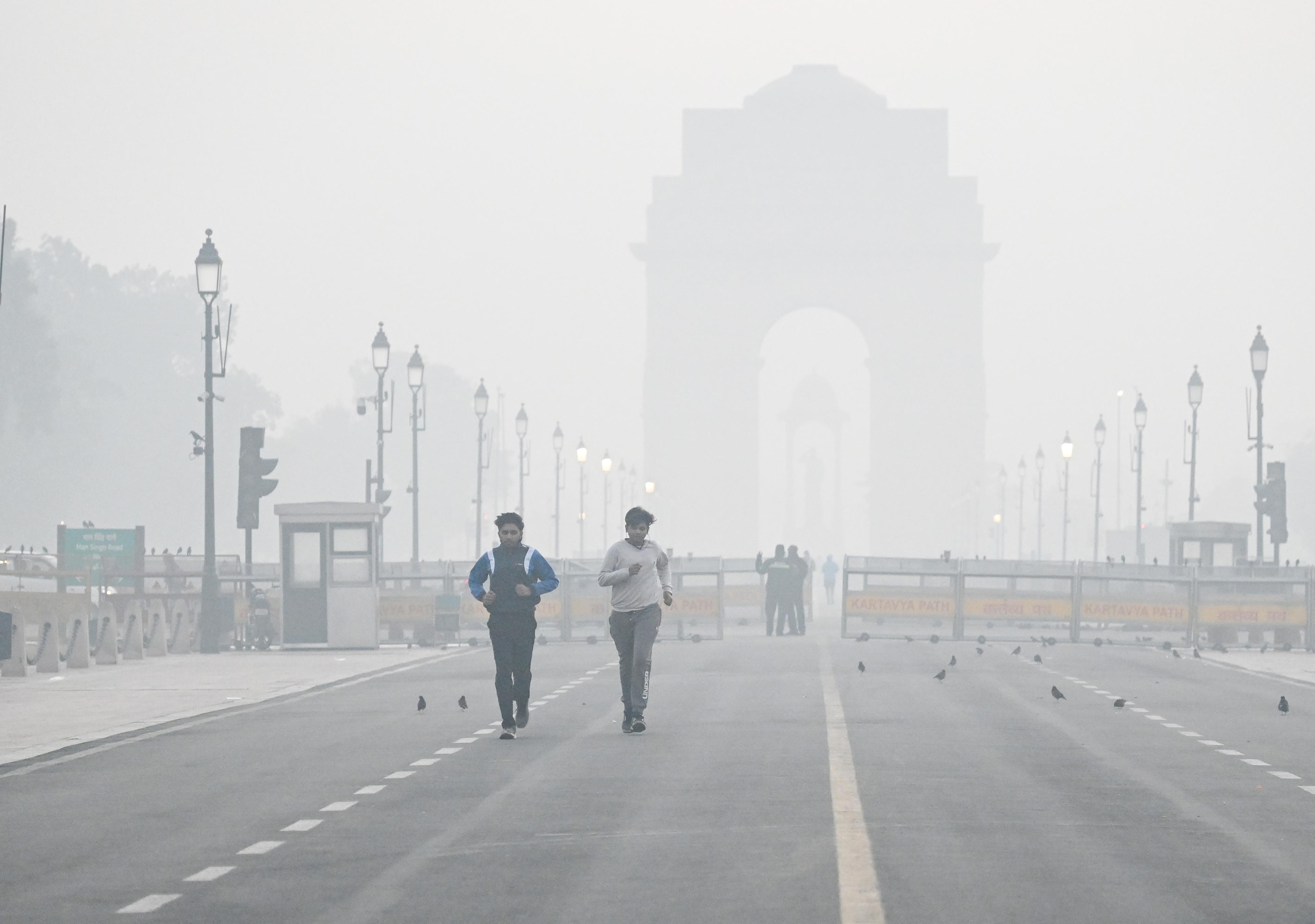 Delhi’s air quality deteriorates again, slips back into ‘very poor’ category