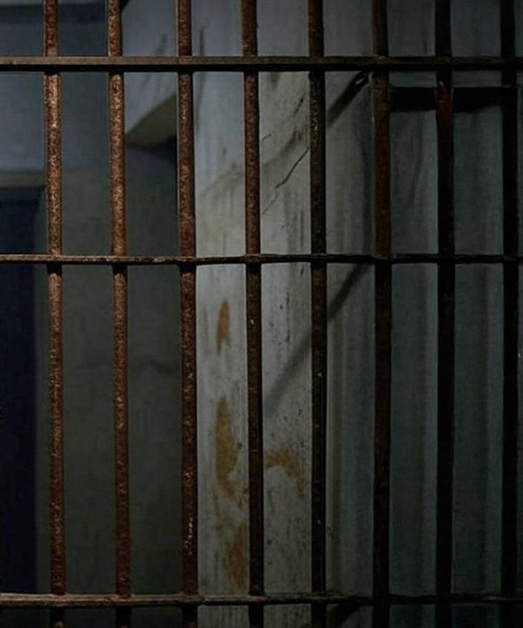 Massive jailbreak in Karachi amid earthquake chaos; over 200 inmates flee Malir prison