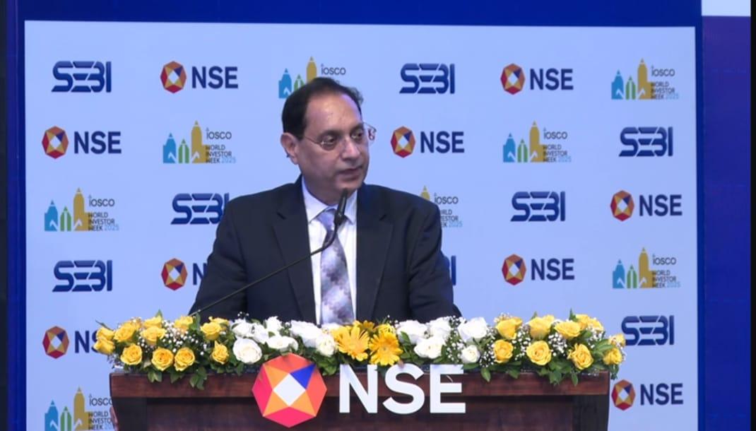 SEBI chief warns investors on fraudsters offering guaranteed returns