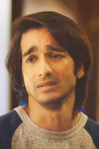 'Fakira': Shantanu Maheshwari & Avneet Kaur's heartbreak ballad from Love in Vietnam