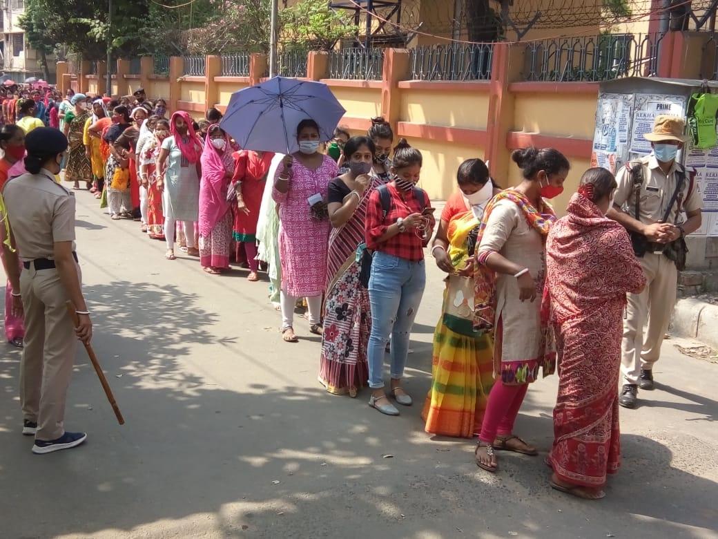 In West Bengal, direct fight for Assembly with seats having low win margin, high turnout holding the key