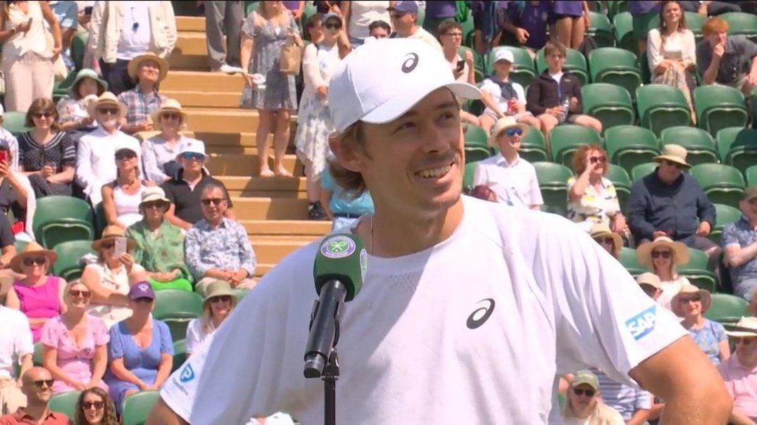 Wimbledon 2025: De Minaur, Mensik power on into third round