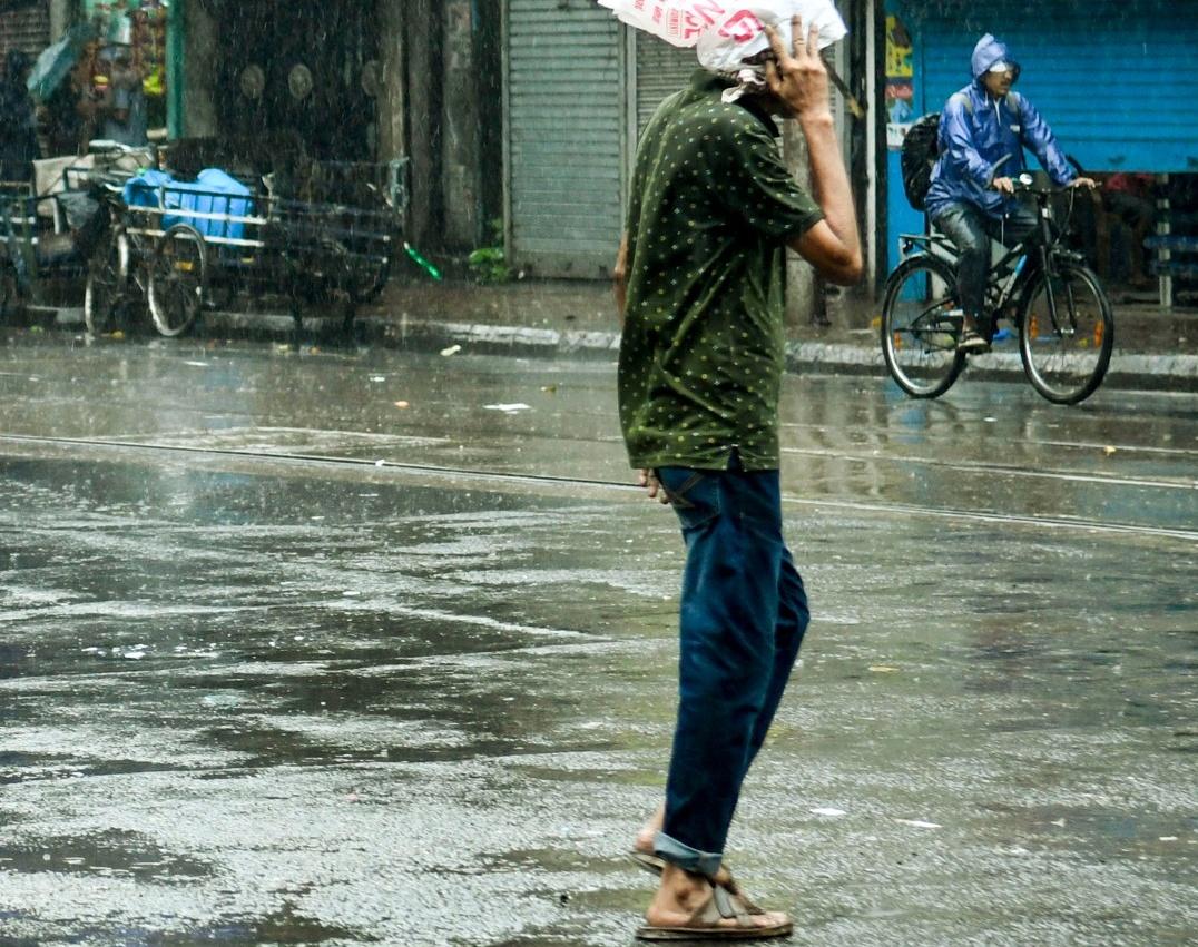 IMD issues red alert for 5 Kerala districts as heavy rainfall predicted