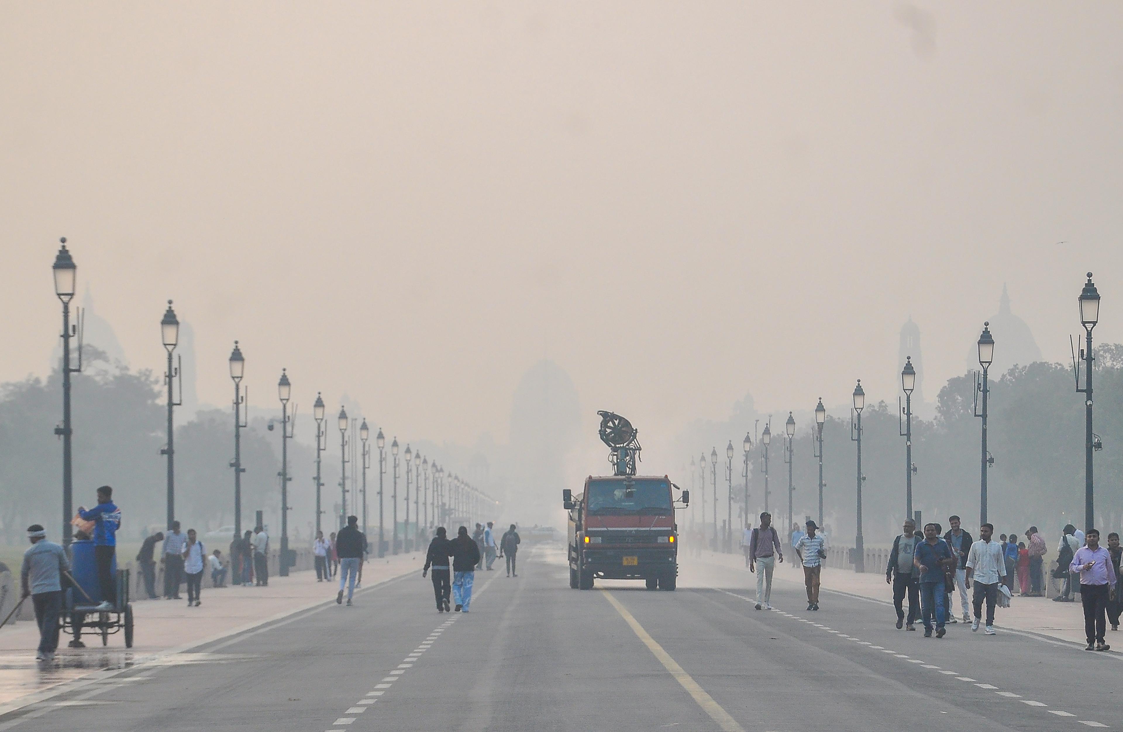 Delhi air quality shows marginal improvement, AQI remains in ‘poor’ category
