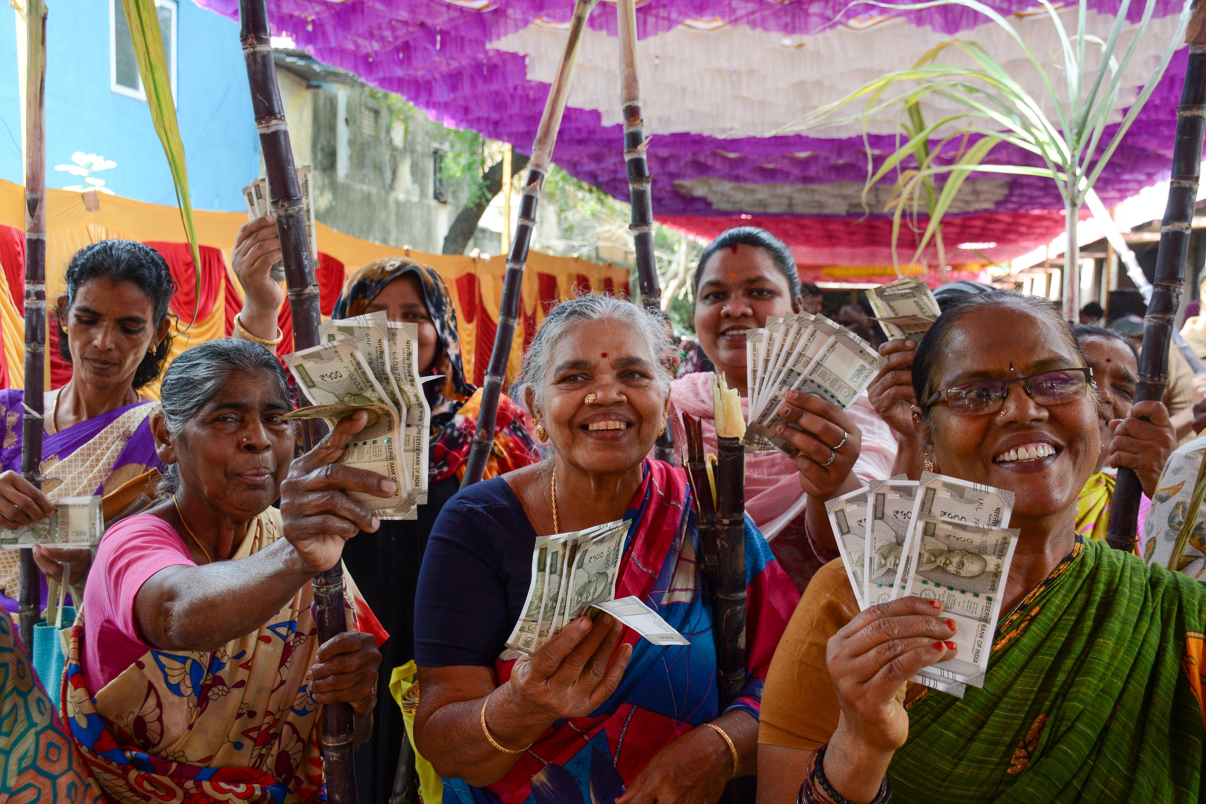 97 pc of TN ration card holders receive Pongal gifts