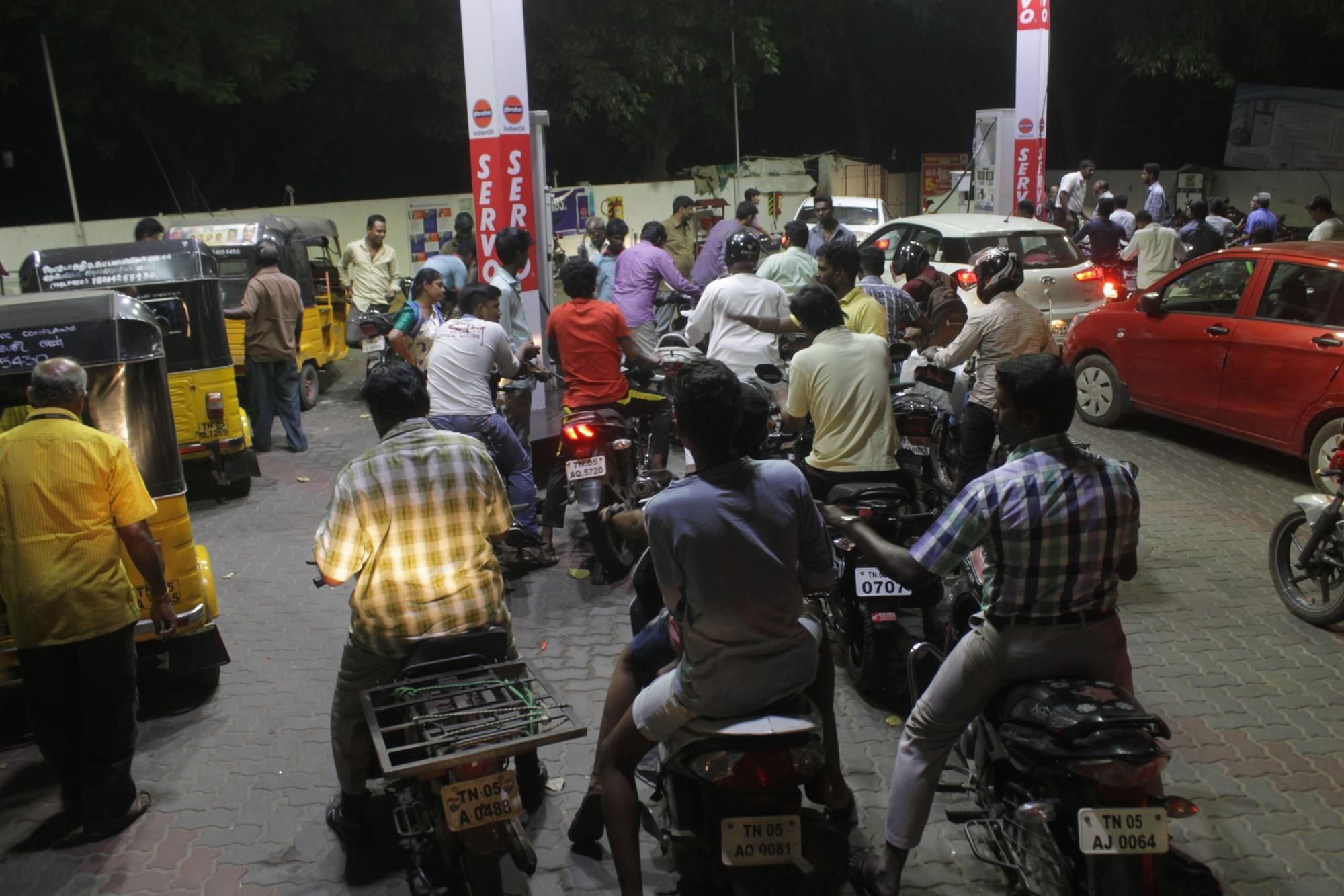 No fuel shortage, panic buying may create artificial scarcity: TN petroleum merchants