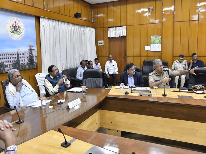 Siddaramaiah reviews preparedness for New Year celebrations, stresses women's safety