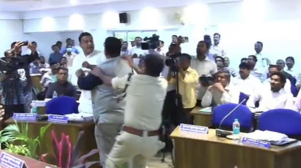 BJP MLA, Cong MLC clash during meeting over alleged land encroachment in Karnataka's Bidar