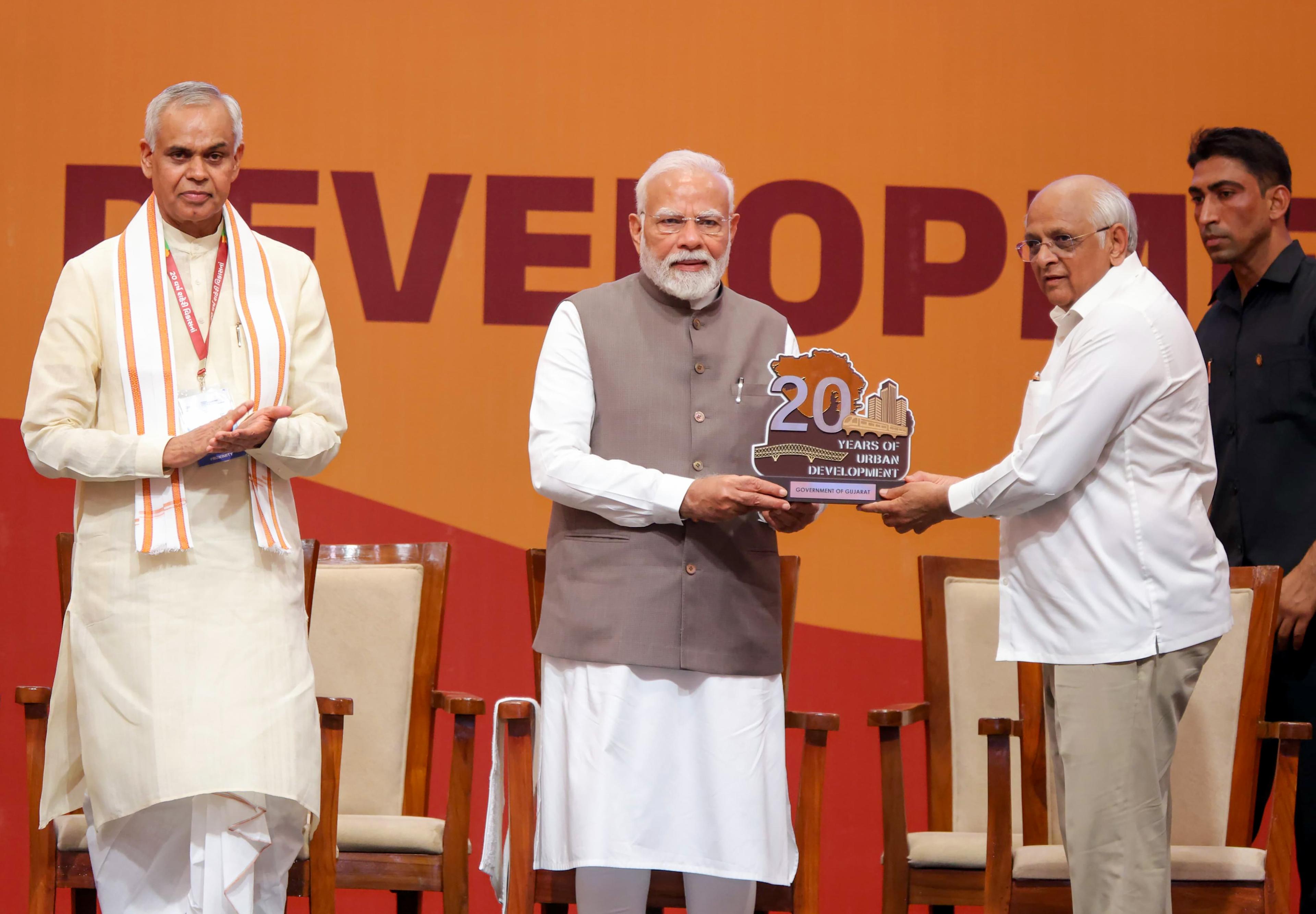 Gandhinagar residents back PM Modi’s 'Swadeshi mantra', vow to promote 'Made in India' products