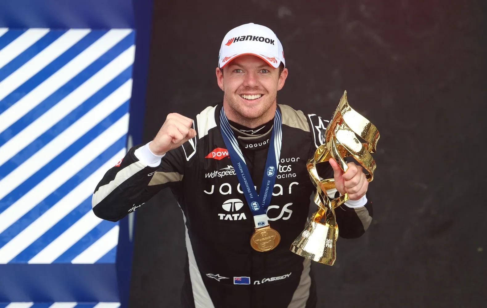 Cassidy ends winless run in rain-hit Shanghai E-Prix