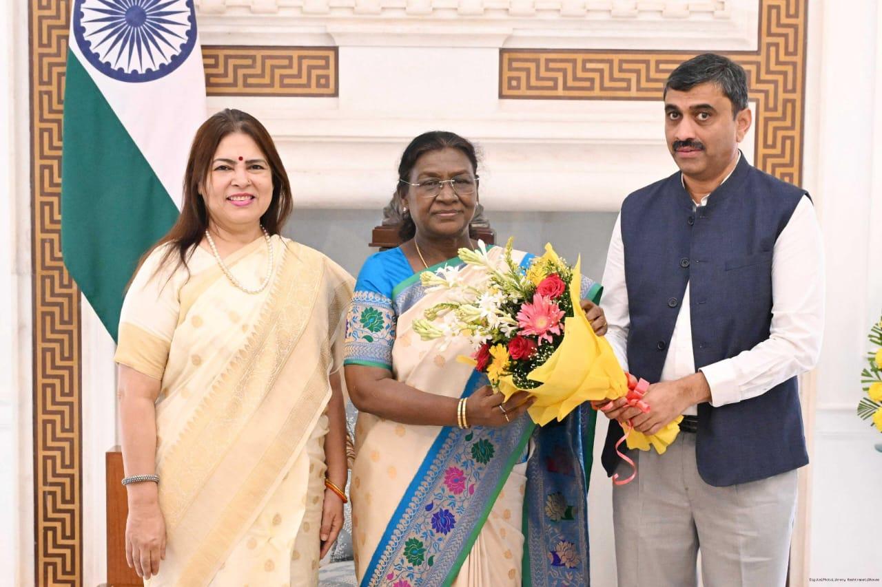 CABI chairman meets President of India ahead of Women’s T20 World Cup