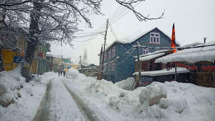 Roads Closed in Himachal Due to Snowfall