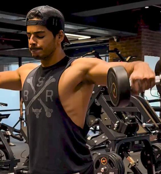 Ishaan Khatter flaunts his flexed biceps during his latest workout session: Ambition inside my DNA