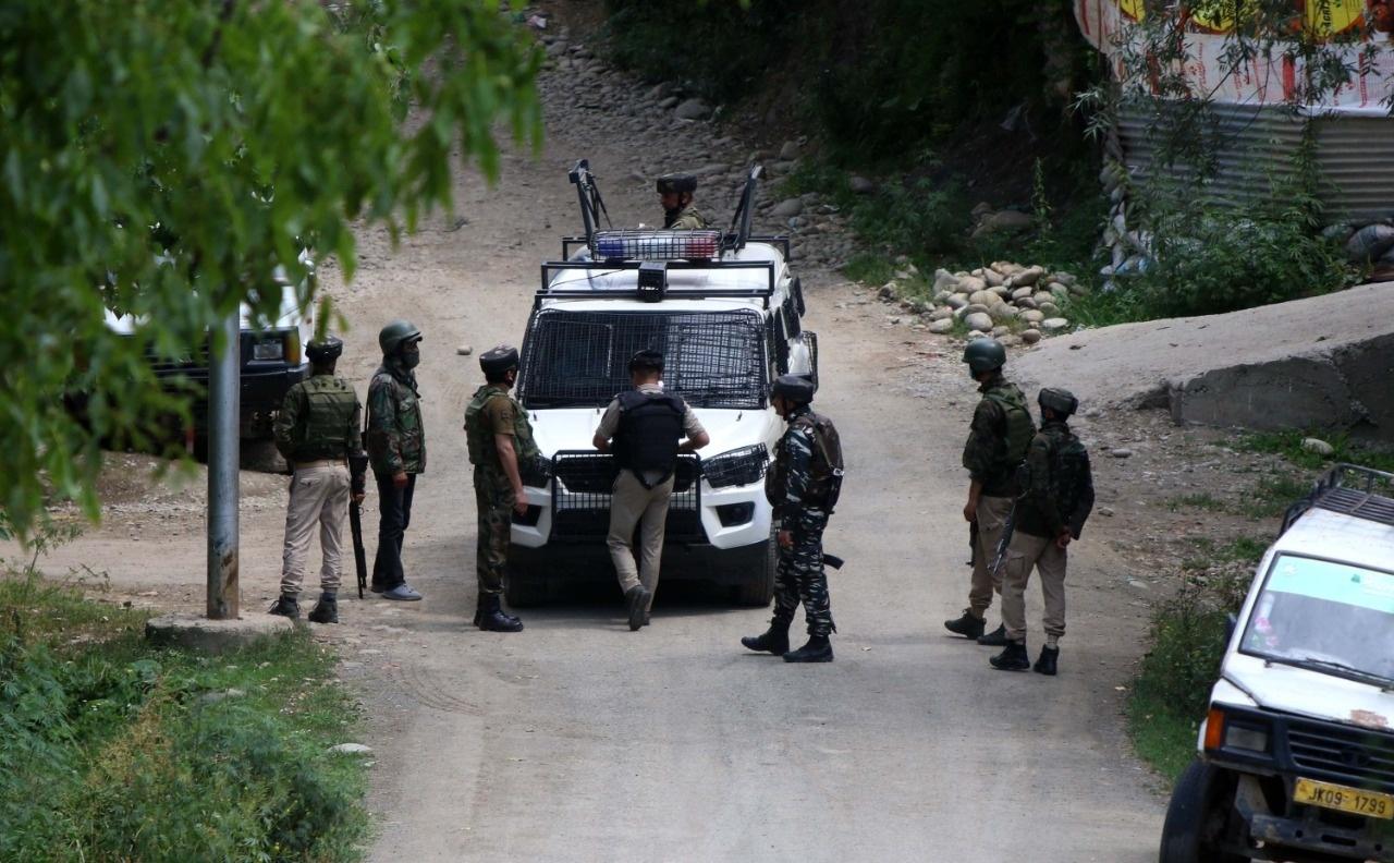J&K Police's counter-intelligence wing raids multiple locations in Kashmir