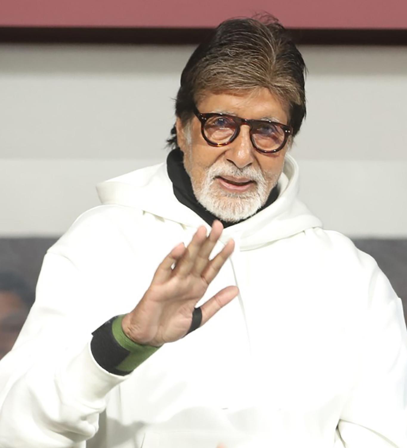 Big B mourns tragic loss of Jaipur Pink Panthers’ assistant manager