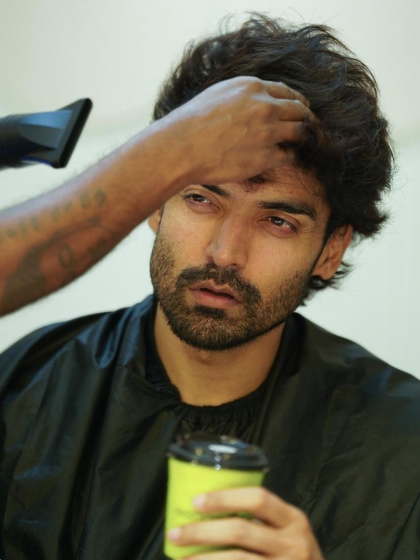 Gurmeet Choudhary's past few days include shoot lights & catching up with old friends