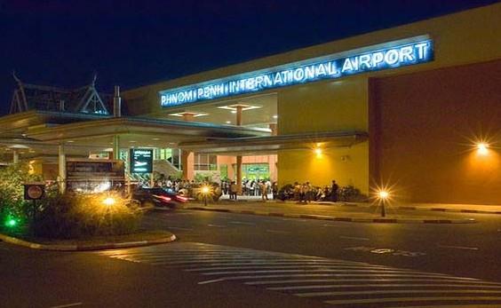 Cambodian civil aviation authority bans flights from flying across fighting zones with Thailand