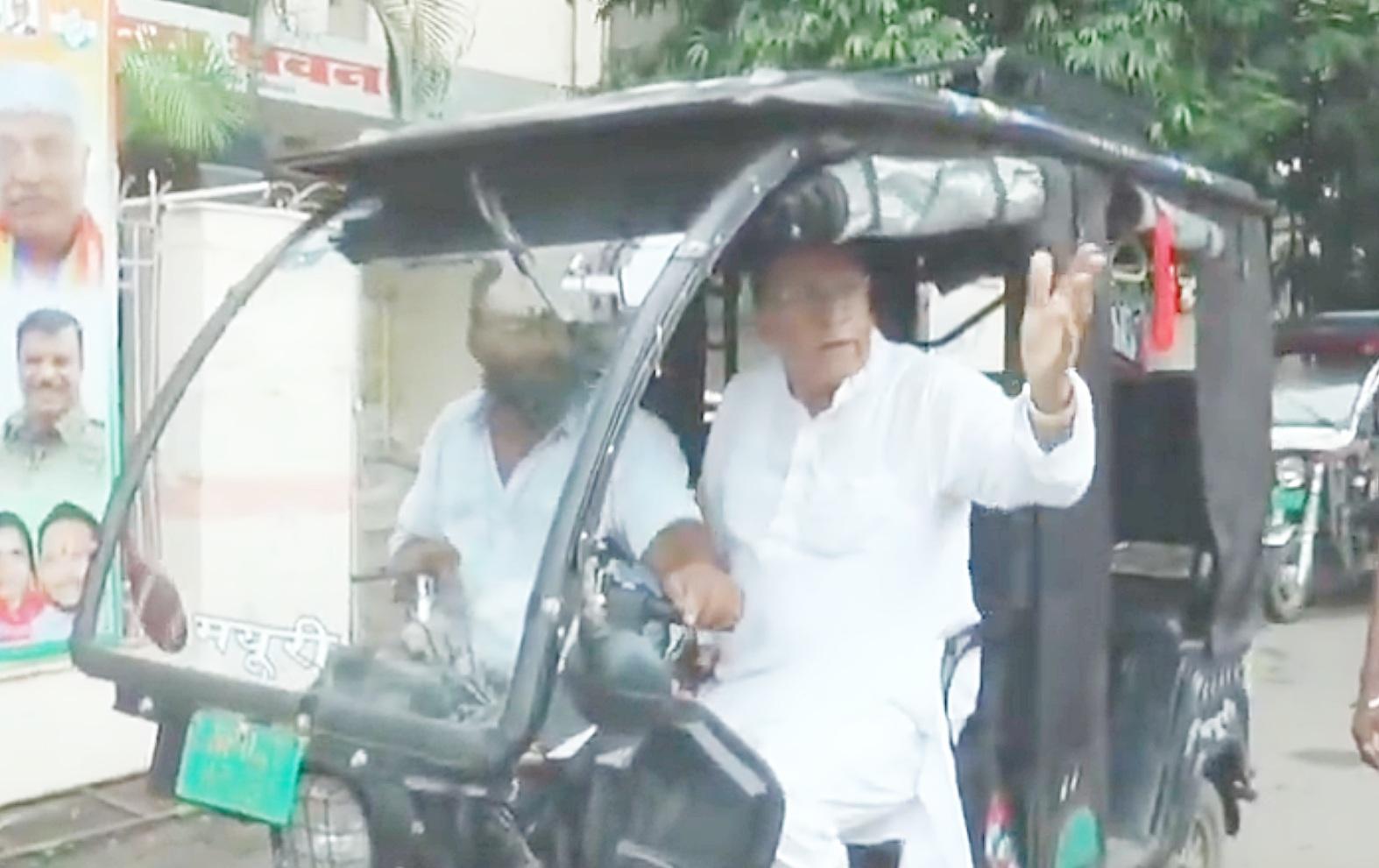 MP: Congress opposes restriction of E-rickshaws in Bhopal