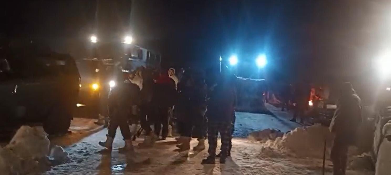 40 soldiers among 60 rescued by BRO in snowbound Doda