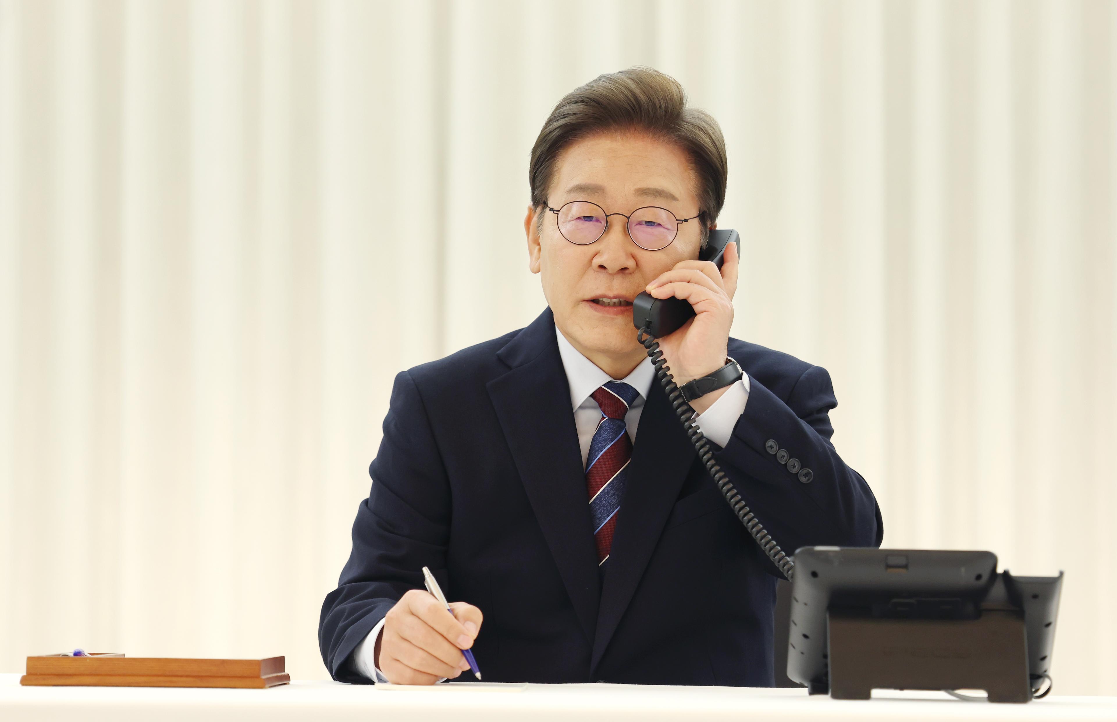 Lee to attend G7 summit after receiving invitation: South Korean presidential office