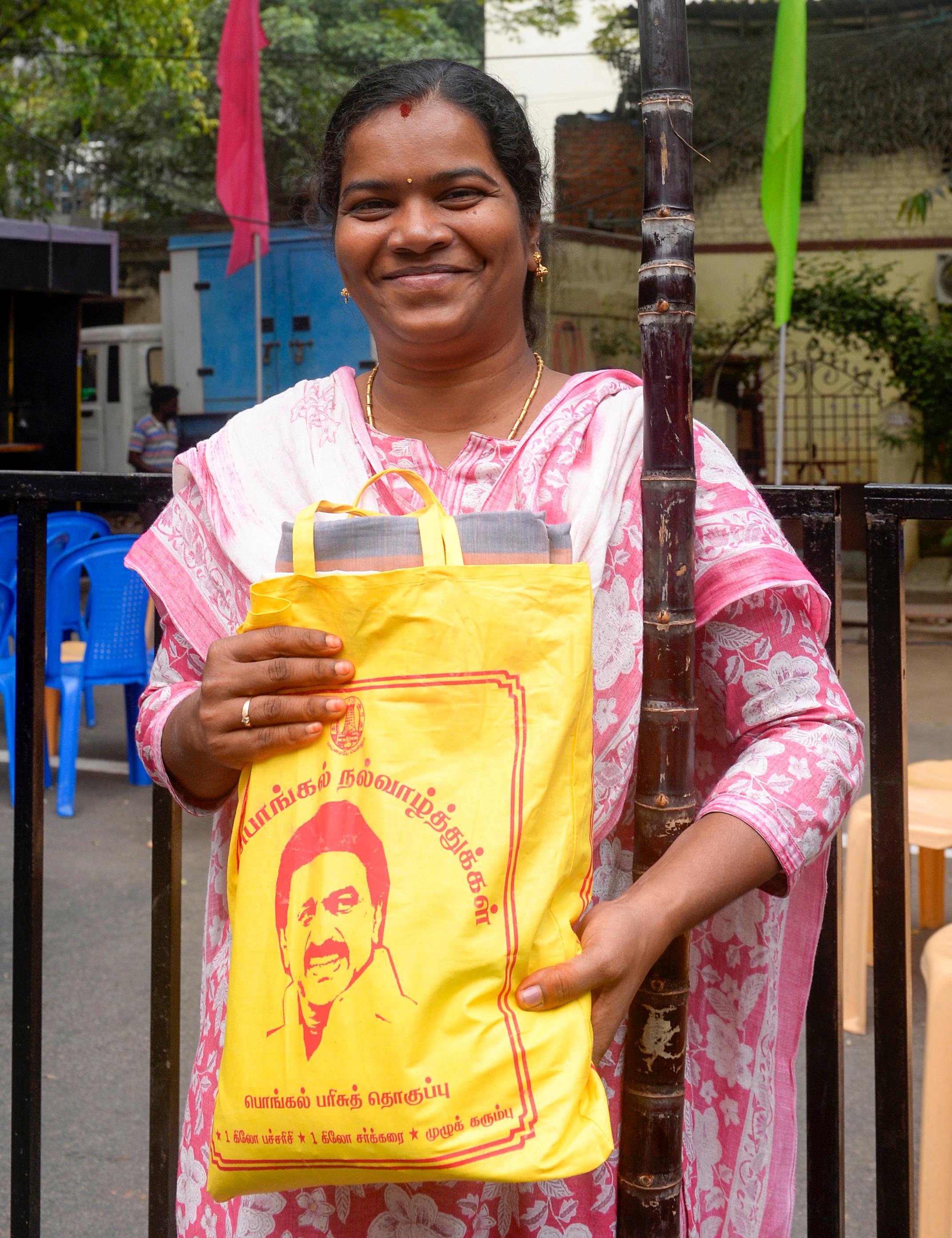 TN may offer Rs 3,000 cash with Pongal gift package