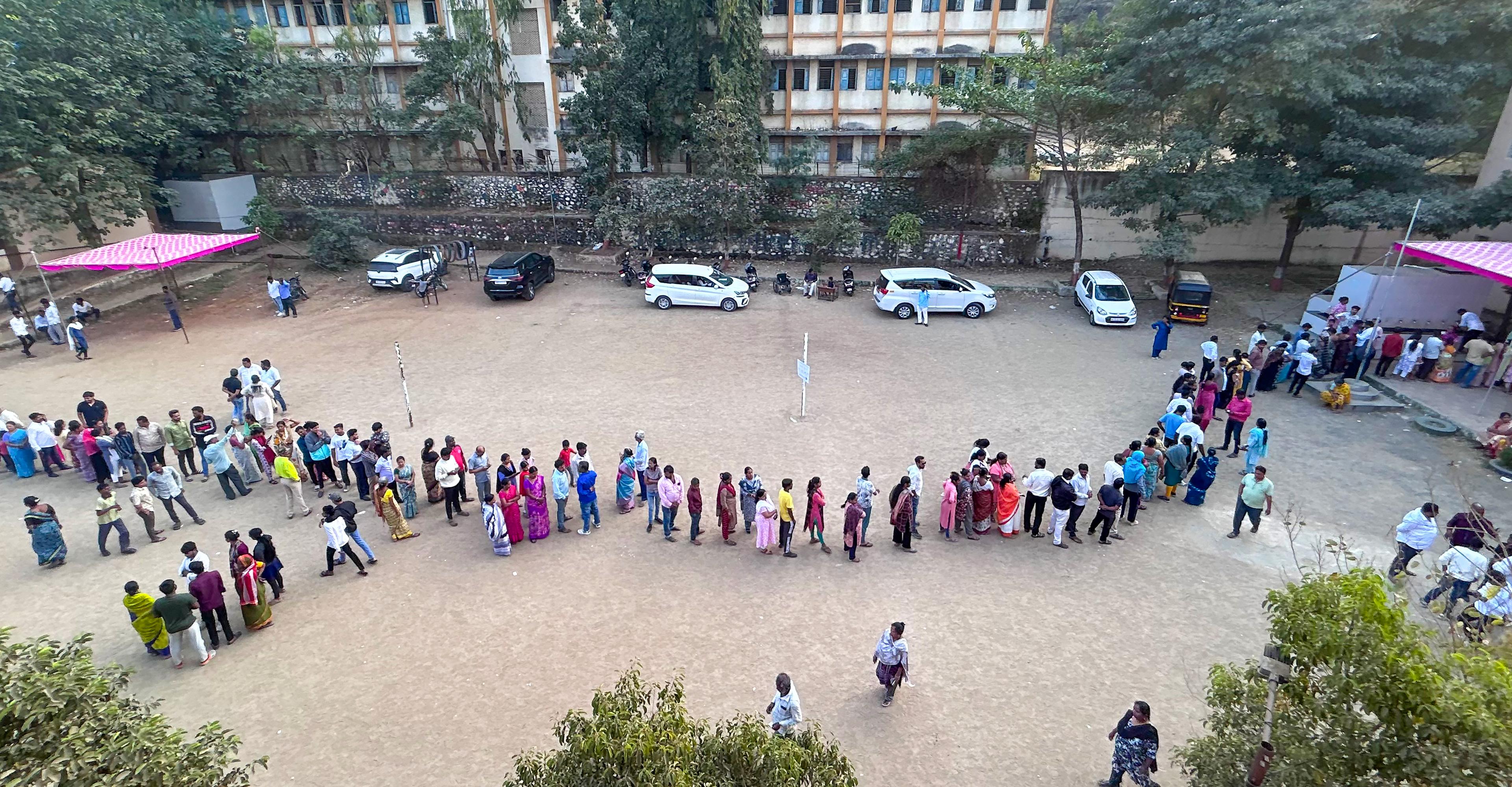 BJP-Shiv Sena alliance takes significant lead in BMC polls, major setback for Thackeray brothers (Ld)