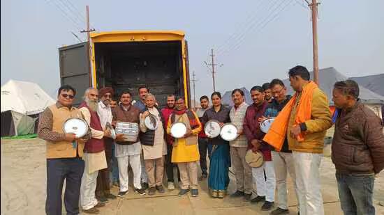 RSS distributes eco-friendly items for Prayagraj